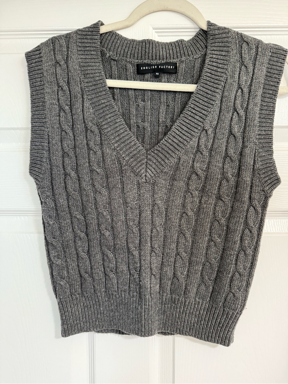 English Factory Women’s Gray Cable Knit V-Neck Sweater Vest